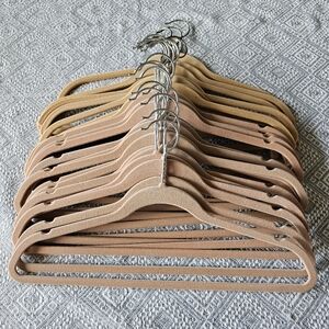 26 Non-Slip Velvety Biege/Silver Suit/Shirt/Pant Hangers Set